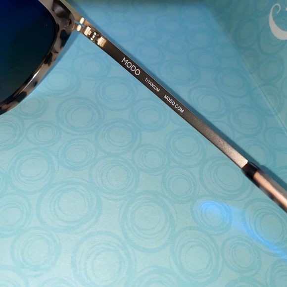 Modo Sunglasses - Picture 3 of 4